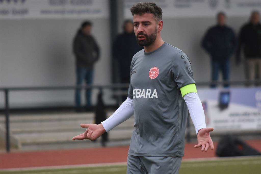 Drastischer Umbruch: Bezirksliga-Absteiger TSC Kamen hat neuen Trainer gefunden Auch Altan Bayar soll es richten: Der Trainer der Reserve wurde zum Coach der ersten TSC-Mannschaft befördert.
