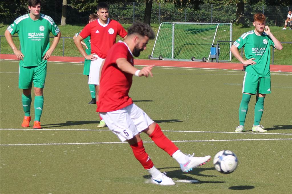 TSC Kamen siegt weiter: „Fußball ist ein Ergebnissport“ Altan Bayar trifft per Elfmeter beim TSC-Sieg gegen Holzwickede.