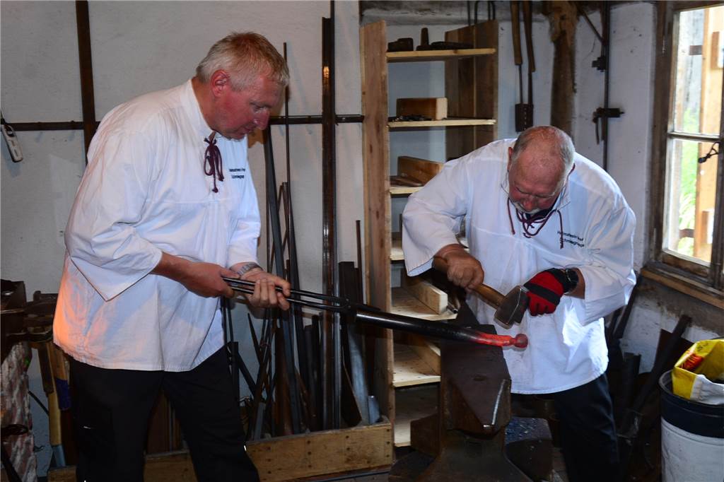 Beim Bauernmarkt in Vreden gab es spannende Einblicke in alte Technik Alte Handwerkskunst soll erhalten bleiben.
