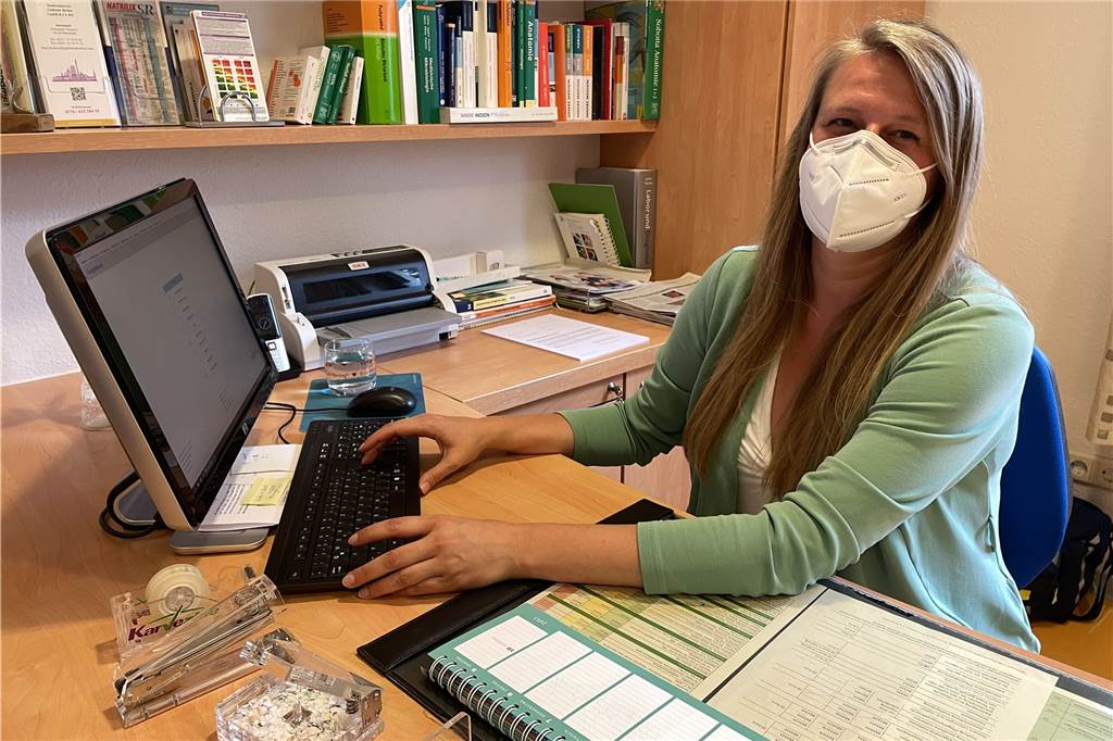 Botox und Akupunktur: Neue Dortmunder Hausärztin hat viele Pläne Am 1. Juni hat Jennifer Blanke die Hausarzt-Praxis in Oespel übernommen. Die Patienten haben sie mit offenen Armen empfangen, freut sich die 40-Jährige.