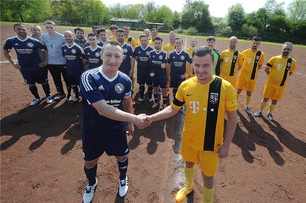Zwei Castrop-Rauxeler Fußball-Clubs verloben sich und planen schon die Ehe Am 1. Mai 2016 standen sich die Fußballer des SV Dingen (blaue Trikots) mit Burhan Ersin und der SF Habinghorst mit Edis Karabegovic noch als Gegner an der Westheide gegenüber. In der Saison 2016/17 kickten sie in einer Spielgemeinschaft als ein Team in der Glückauf-Kampfbahn. Im Frühjahr 2017 fusionierten die beiden Clubs sogar.