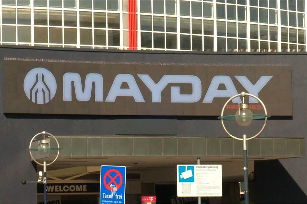 Am 1. Mai kam es zu einem spektakulären Polizeieinsatz: Nach dem Techno-Rave "Mayday" entzog sich ein Audifahrer einer Polizeikontrolle. Es entwickelte sich eine Verfolgungsjagd, die in Unna endete. 