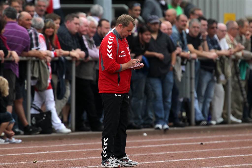 Am 11. Juni 2011 standen sich die SG Castrop und der VfB Börnig auf dem Ascheplatz des ESV Herne gegenüber. In einem Entscheidungsspiel kämpften die beiden Teams darum, den Abstieg in die Kreisliga B abzuwenden. Letztlich hatte die SG mit 5:3 (1:1/1:0) nach Elfmeterschießen die Nase vorn.