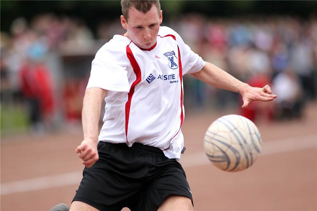 Am 11. Juni 2011 standen sich die SG Castrop und der VfB Börnig auf dem Ascheplatz des ESV Herne gegenüber. In einem Entscheidungsspiel kämpften die beiden Teams darum, den Abstieg in die Kreisliga B abzuwenden. Letztlich hatte die SG mit 5:3 (1:1/1:0) nach Elfmeterschießen die Nase vorn.