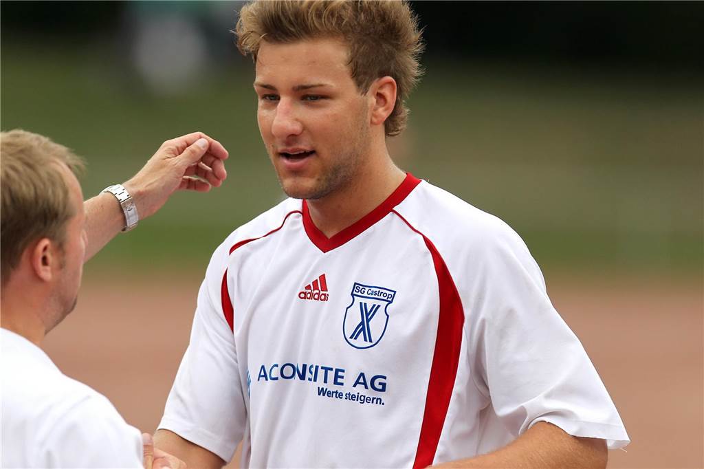 Am 11. Juni 2011 standen sich die SG Castrop und der VfB Börnig auf dem Ascheplatz des ESV Herne gegenüber. In einem Entscheidungsspiel kämpften die beiden Teams darum, den Abstieg in die Kreisliga B abzuwenden. Letztlich hatte die SG mit 5:3 (1:1/1:0) nach Elfmeterschießen die Nase vorn.