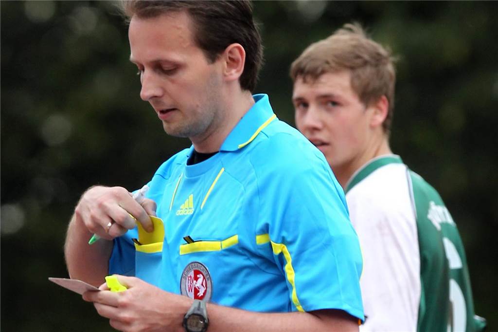 Am 11. Juni 2011 standen sich die SG Castrop und der VfB Börnig auf dem Ascheplatz des ESV Herne gegenüber. In einem Entscheidungsspiel kämpften die beiden Teams darum, den Abstieg in die Kreisliga B abzuwenden. Letztlich hatte die SG mit 5:3 (1:1/1:0) nach Elfmeterschießen die Nase vorn.