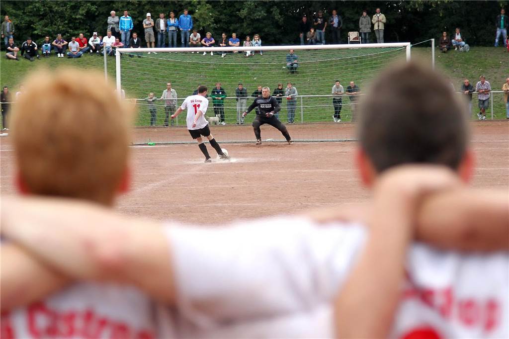 Am 11. Juni 2011 standen sich die SG Castrop und der VfB Börnig auf dem Ascheplatz des ESV Herne gegenüber. In einem Entscheidungsspiel kämpften die beiden Teams darum, den Abstieg in die Kreisliga B abzuwenden. Letztlich hatte die SG mit 5:3 (1:1/1:0) nach Elfmeterschießen die Nase vorn.