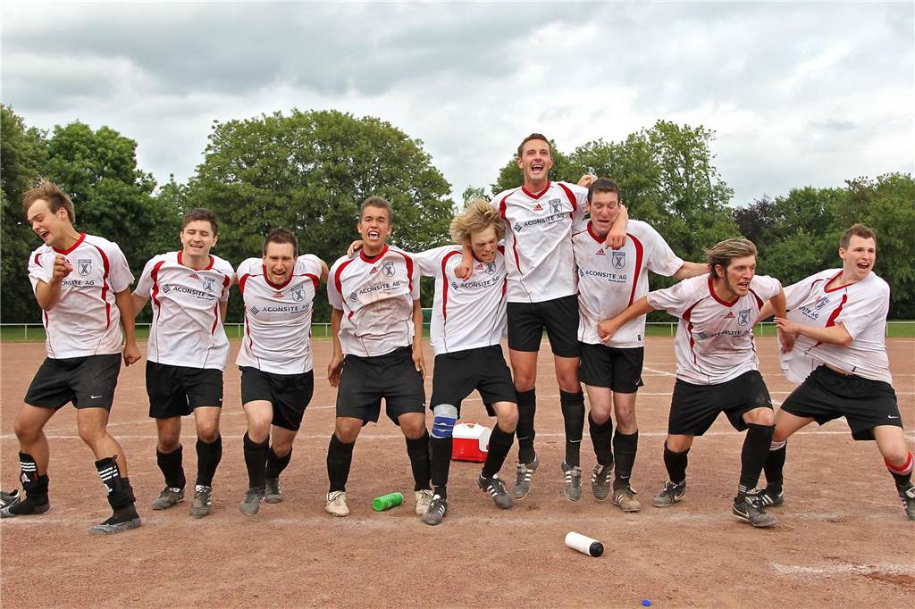 Am 11. Juni 2011 standen sich die SG Castrop und der VfB Börnig auf dem Ascheplatz des ESV Herne gegenüber. In einem Entscheidungsspiel kämpften die beiden Teams darum, den Abstieg in die Kreisliga B abzuwenden. Letztlich hatte die SG mit 5:3 (1:1/1:0) nach Elfmeterschießen die Nase vorn.