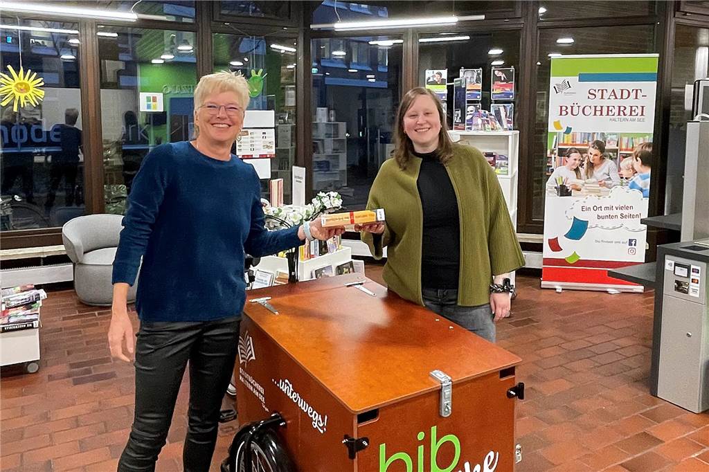 Friederike Gernreich ist neue stellvertretende Büchereileiterin Am 1. 12. übernahm Friederike Gernreich (r.) die Stelle der stellvertretenden Büchereileiterin von ihrer Vorgängerin Claudia Schäpers.