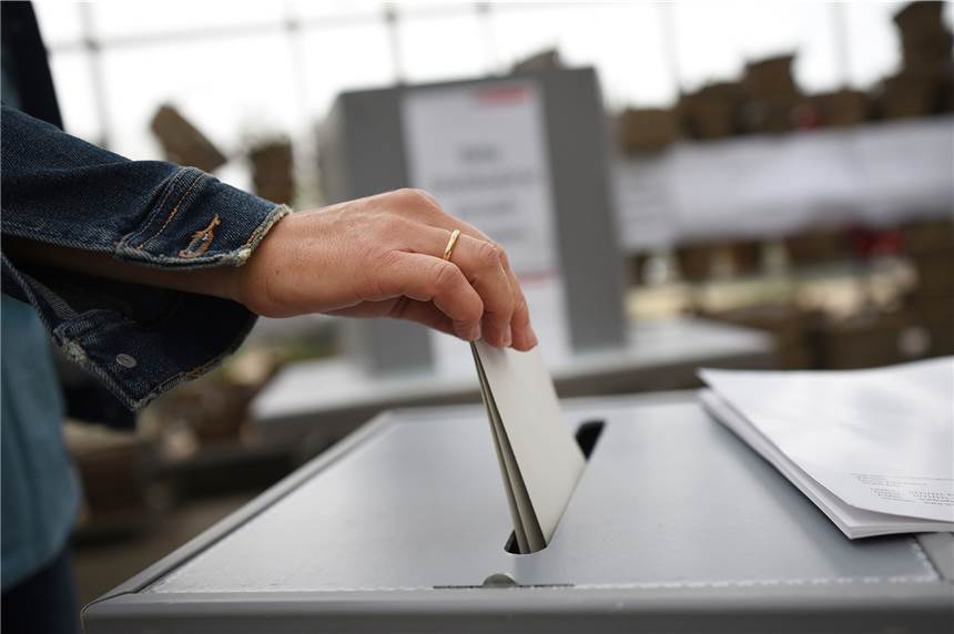 Experte erklärt: Das entscheiden Bürgermeister, Stadtrat, Landrat und Kreistag Am 13. September dürfen die Castrop-Rauxeler bei der Kommunalwahl fünf Stimmen abgeben: für den Bürgermeister, den Stadtrat, den Landrat, den Kreistag und das Ruhr-Parlament.