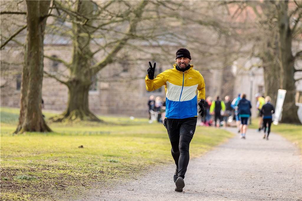8000 Euro: Pater Tobias läuft Marathon für Kita in seiner Heimat Cappenberg Am 20. März organisierte Pater Tobias Breer den ersten Gottfried-Marathon am Schloss Cappenberg und lief selbst mit.