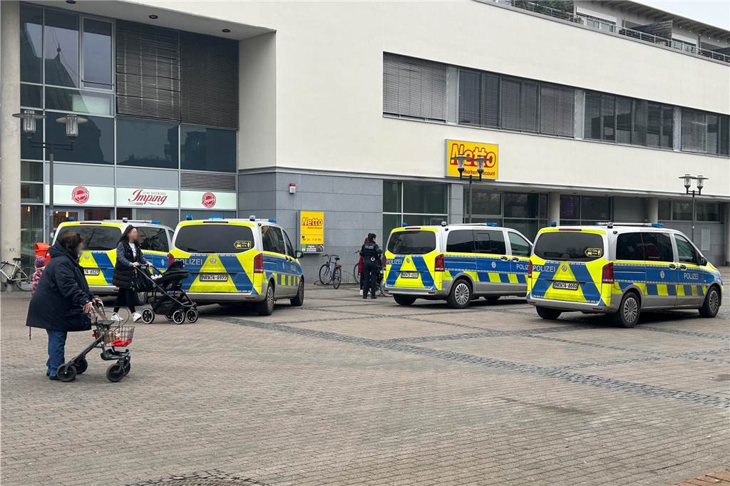 Am 4. März kam es zu einem größeren Einsatz am Platz der Deutschen Einheit.