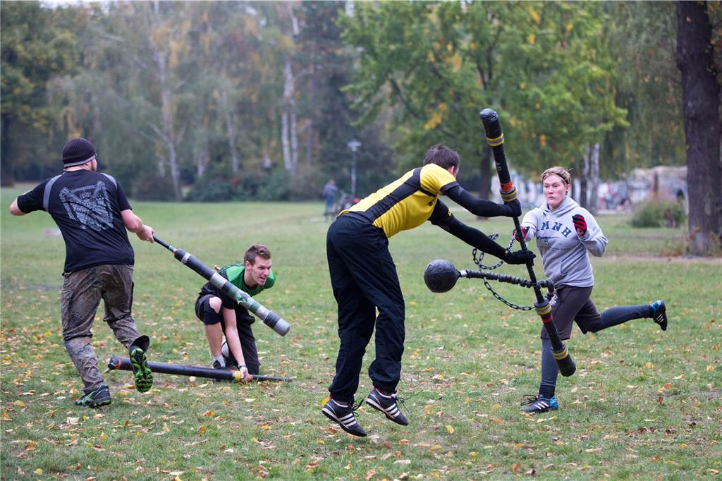 1000 Jahre Gemeinde Lambertus: Open-Air-Show „Ascheberg wettet“ geplant Spielszene aus Jugger