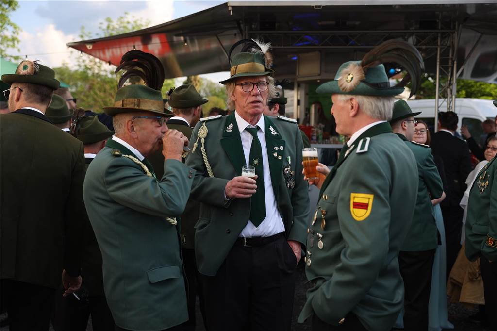 Am Abend des Vogelschießens wurde das neue Cappenberger Königspaar vor vielen Gästen im Festzelt gekrönt.
