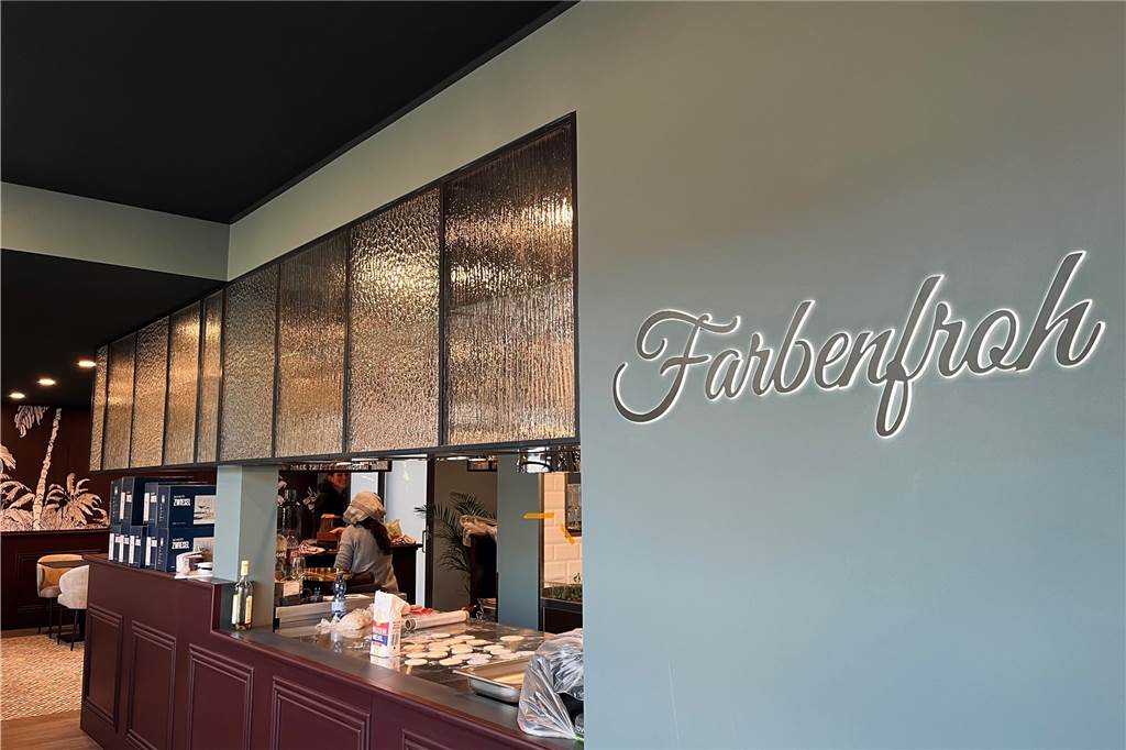 Halterner eröffnen veganes Restaurant „Farbenfroh“ – Blick ins Innere Am Abend vor der Eröffnung laufen die letzten Vorbereitungen im neuen Restaurant.