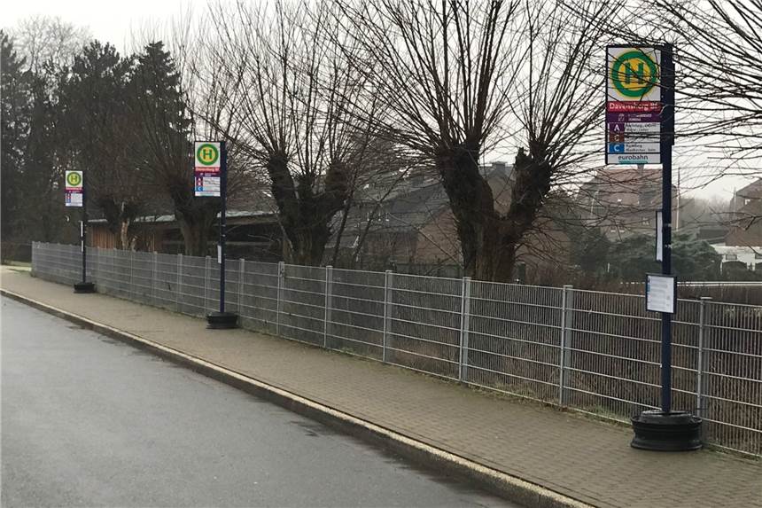 Schienenersatzverkehr für RB 50 fährt ab Bahnhof Davensberg mit drei Buslinien Am Bahnhof Davensberg sind Haltestellen für drei Buslinien des Schienenersatzverkehrs eingerichtet. Wer hier einsteigt, gelangt nach Werne, Lünen und Selm.