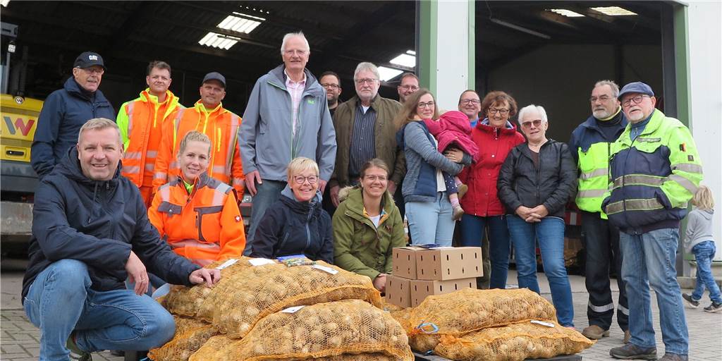 Beliebte Blumenzwiebel-Aktion steht vor großen Veränderungen Am Bauhof übernahmen am Dienstag Vertreter von 22 Gruppen 34.250 Blumenzwiebeln, um sie in den nächsten Wochen im Gemeindegebiet zu pflanzen.