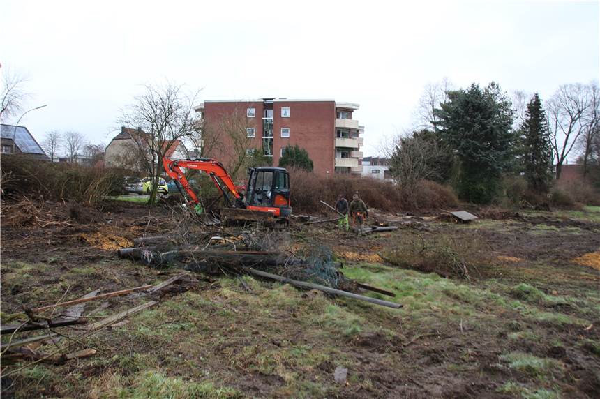 Mehrgenerationen-Projekt vor Baustart: Neubau am Becklohhof beginnt in wenigen Monaten Am Becklohhof tut sich etwas. Die Mitstreiter des Mehrgenerationen-Projekts „Gemeinsam Wohnen an den Linden“ haben die zukünftige Baustelle zum Baustart herrichten lassen. Schon bald soll der Baustart für das Wohnprojekt erfolgen.