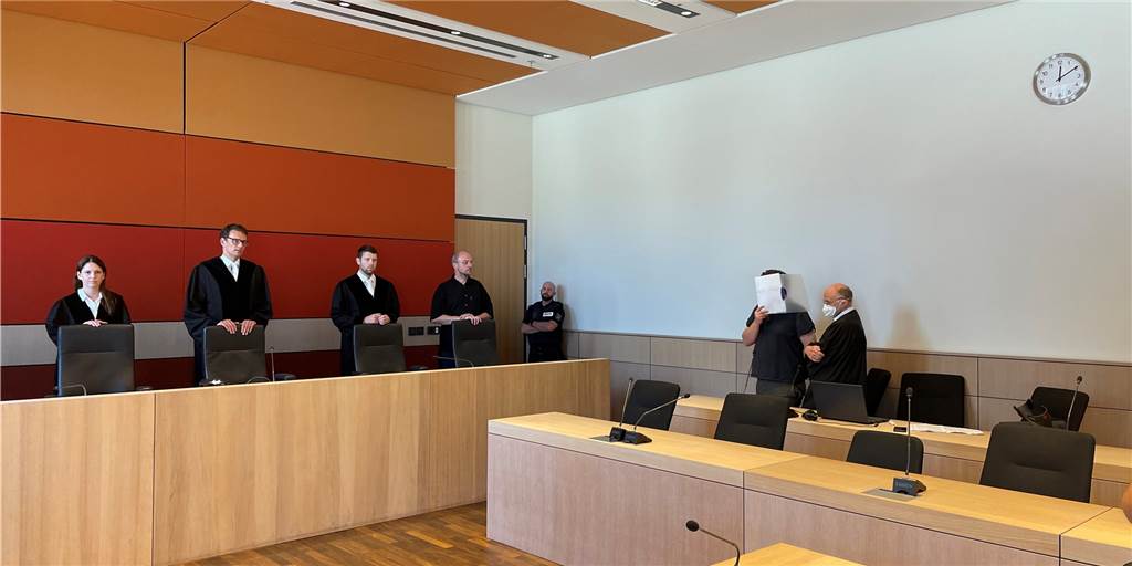 Hochzeitsbetrüger von Hof Niermann: „Notorischer Lügner, krasser Bewährungsversager“ Eine Szene aus dem Gerichtssaal am Bochumer Landgericht, wo der Hochzeitsbetrug auf dem Hof Niermann in Waltrop verhandelt wurde.