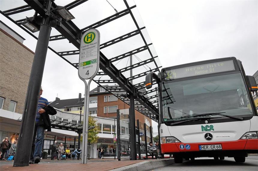 Wo bleiben die Infotafeln am Castroper Busbahnhof? Am Busbahnhof am Münsterplatz fehlt nach wie vor die elektronische Fahrgastanzeige.
