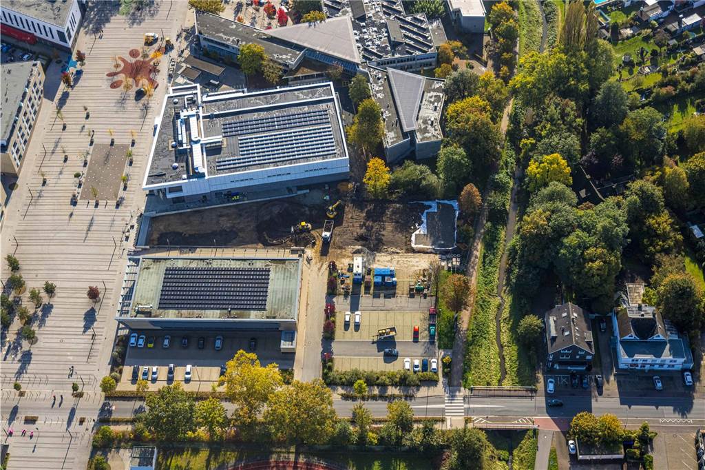 Am Campus hat sich in diesem Jahr viel getan. Im Mittelpunkt der Bauarbeiten steht die Dreifachhalle sowie das angrenzende Restaurant „Kunstwerk“. Beides wurde im Sommer eröffnet - nach einigen Verzögerungen.