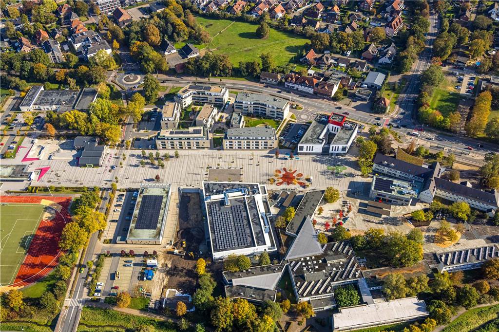 Am Campus hat sich in diesem Jahr viel getan. Im Mittelpunkt der Bauarbeiten steht die Dreifachhalle sowie das angrenzende Restaurant „Kunstwerk“. Beides wurde im Sommer eröffnet - nach einigen Verzögerungen.