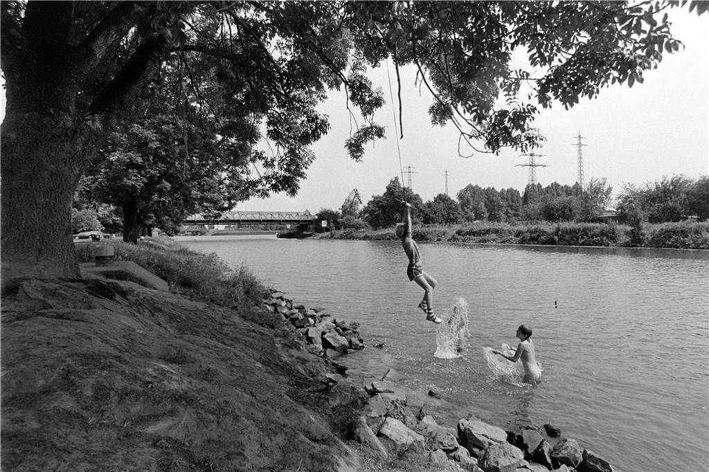 Am Datteln-Hamm-Kanal suchten im Juli 1982 viele Menschen Abkühlung.