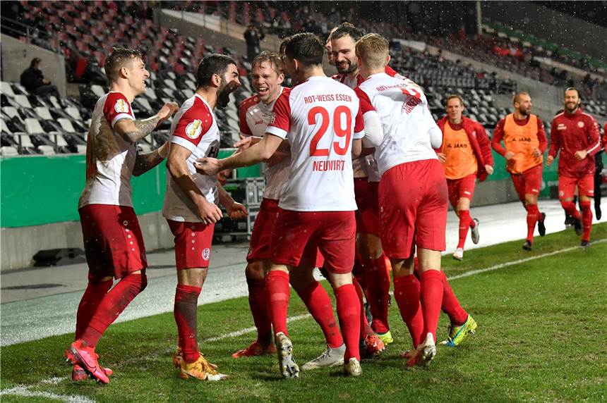 BVB-U23 muss auf Top-Spiel warten – Gipfeltreffen gegen RWE fällt aus Am Dienstag triumphierte RWE im Pokal, nun fällt das Top-Spiel gegen den BVB II aus.