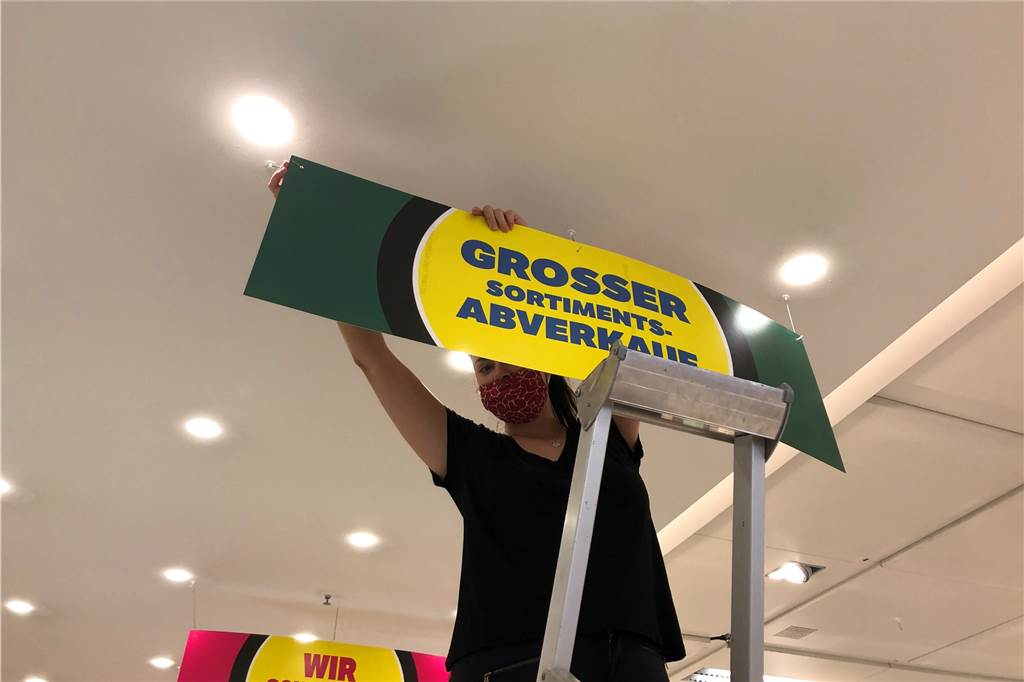 Abverkauf im Kaufhof läuft: „Mussten das mit eigenen Augen sehen“ Abverkauf bei Galeria Kaufhof in Dortmund