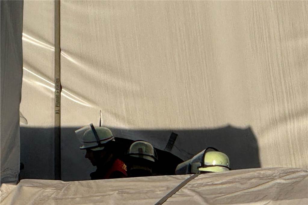 Am Dienstagabend rückte die Feuerwehr Dortmund zum Saturn-Parkhaus in der Innenstadt aus. Dort war Gerümpel in Brand geraten.