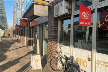 Am Dienstagmittag ist ein Streit in und später vor einem Kiosk am Lüner ZOB eskaliert. Ein 37-Jähriger bedrohte dabei mehreren Personen mit einem Messer.
