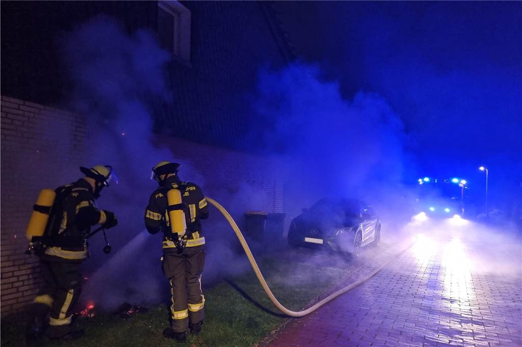 Am Dienstagmorgen, den 29.10.2024, wurde der Löschzug 1 Stadtmitte der Freiwilligen Feuerwehr Werne zu einer Serie von fünf Brandeinsätzen gerufen.