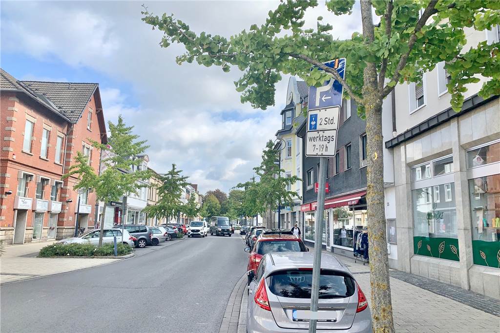 SPD hat Dutzende Plakate zur Oberbürgermeister-Wahl falsch aufgehängt Am Donnerstag (24.9.) war die Straße im Aplerbecker Zentrum wieder plakatfrei.