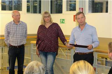 Am Donnerstagabend informierten Guido Busch, Birgit Simons und Bürgermeister Mike Rexforth (v.l.) über die neue Kindergartengruppe, die am 1. August in den Räumen des ehemaligen Rathauses eröffnet werden soll.