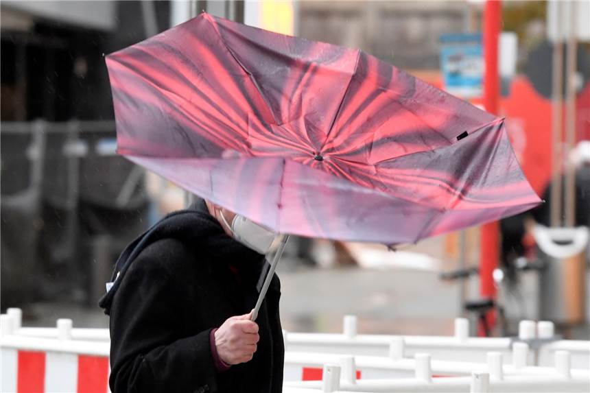 Nach Herbststurm Ignatz: So wird das Wetter am Wochenende in Schwerte Am Donnerstagmittag (21.10) werden wieder heftige Windböen in Schwerte erwartet.