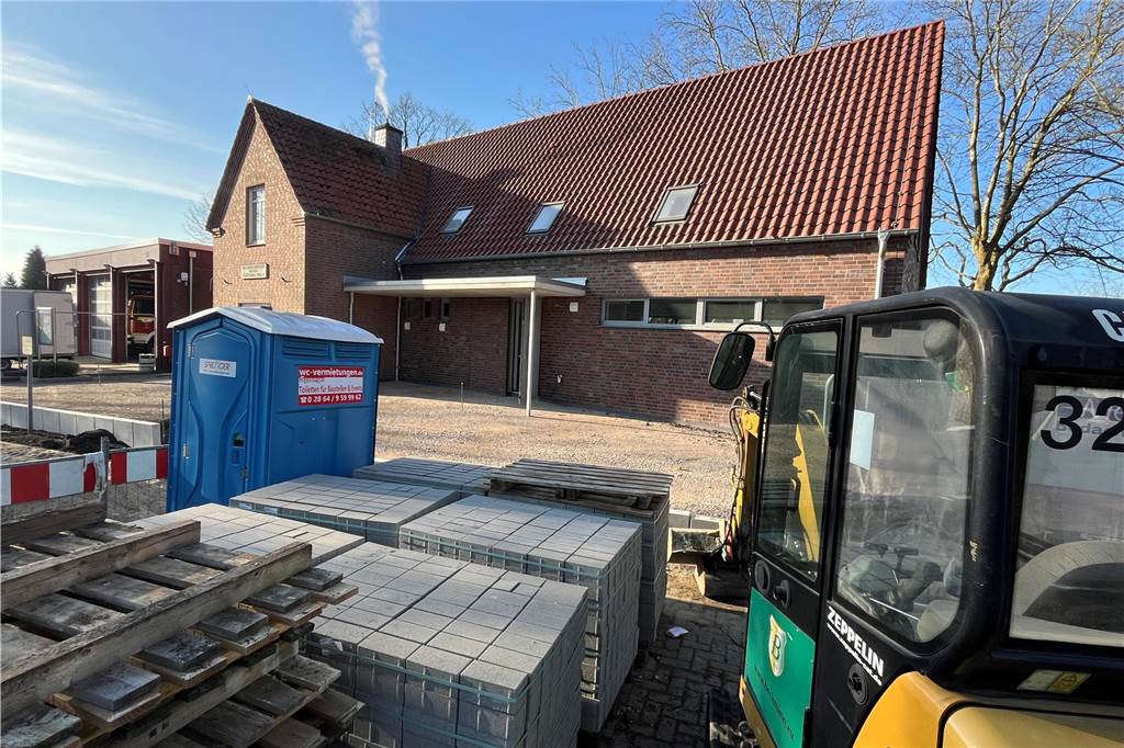 Femeichenpark so gut wie fertig - Eröffnungstermin geplant Das Erler Feuerwehrgerätehaus