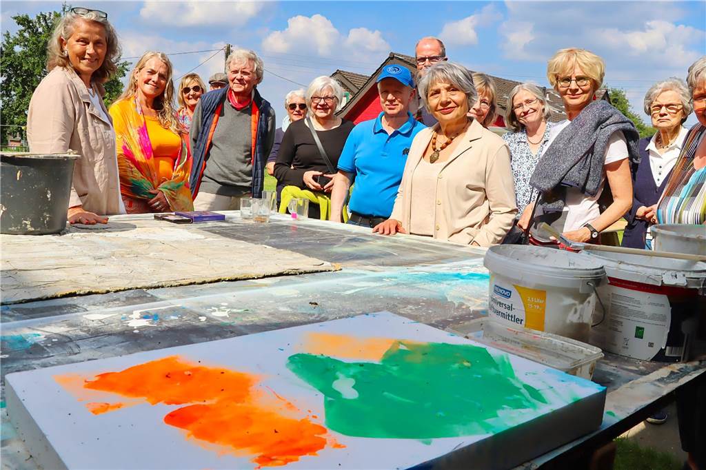 Vergnüglicher Kunstausflug: Sommerfest im „artpark Hoher Berg“ Am Eröffnungstag wurden Färberworkshops angeboten.