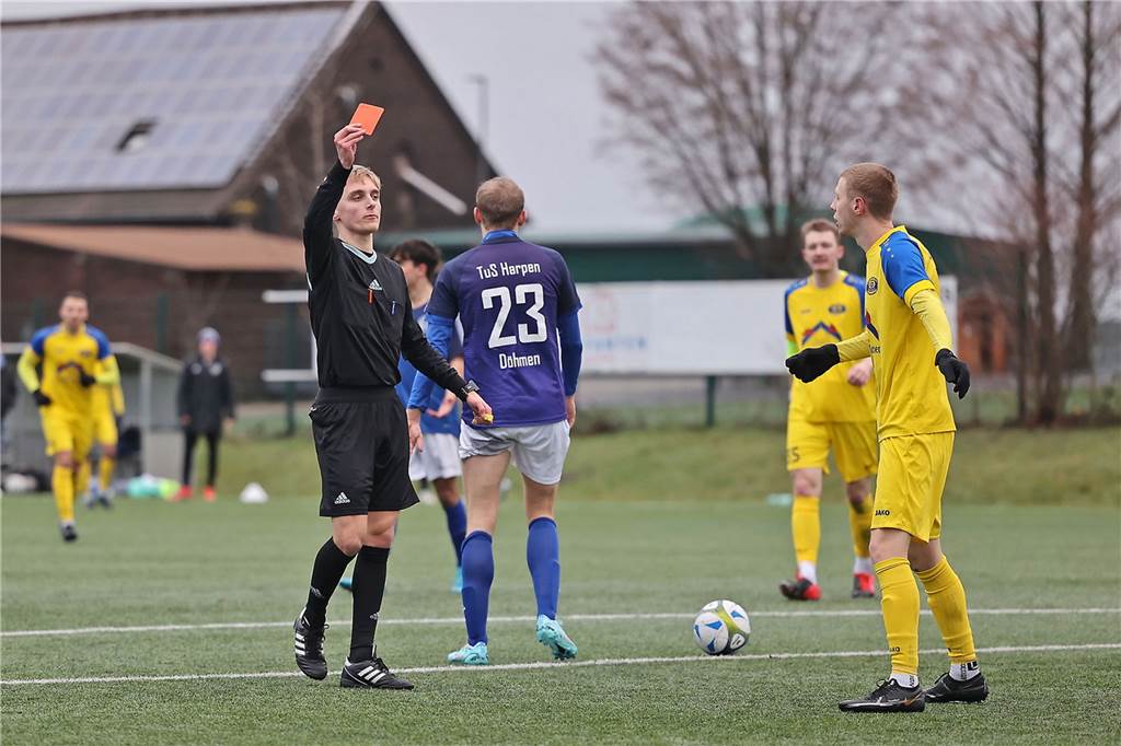 Am ersten Rückrundenspieltag der Bezirksliga musste sich die Spvg Schwerin dem TuS Harpen nach dem 3:3 im Hinspiel am heimischen Grafweg mit 1:2 geschlagen geben.