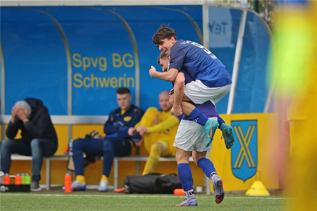 Am ersten Rückrundenspieltag der Bezirksliga musste sich die Spvg Schwerin dem TuS Harpen nach dem 3:3 im Hinspiel am heimischen Grafweg mit 1:2 geschlagen geben.