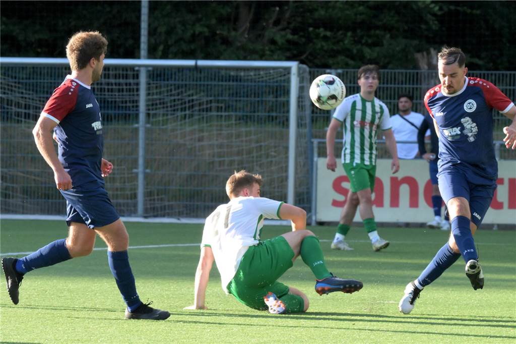 Am ersten Tag des Aurubis Cups siegten Westfalia Wethmar (2:0 gegen Teutonia SuS Waltrop) und der PSV Bork (1:0 gegen den BV Lünen).