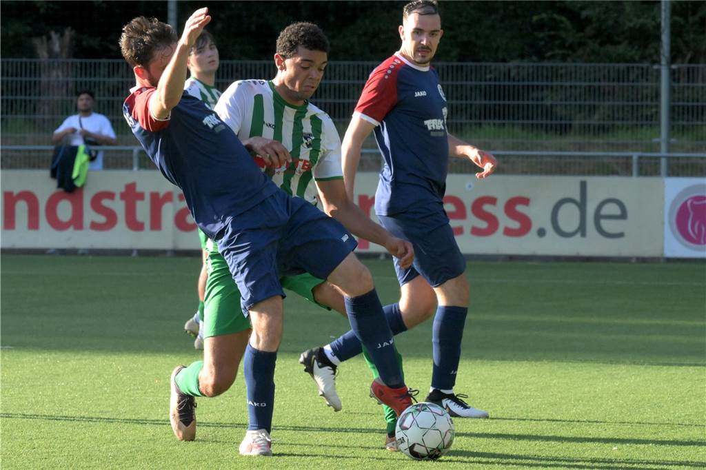 Am ersten Tag des Aurubis Cups siegten Westfalia Wethmar (2:0 gegen Teutonia SuS Waltrop) und der PSV Bork (1:0 gegen den BV Lünen).