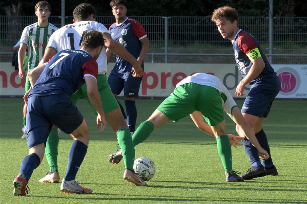 Am ersten Tag des Aurubis Cups siegten Westfalia Wethmar (2:0 gegen Teutonia SuS Waltrop) und der PSV Bork (1:0 gegen den BV Lünen).