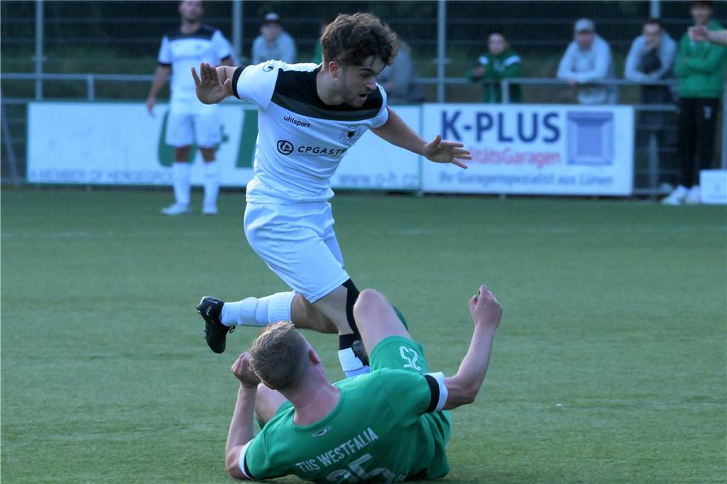 Am ersten Tag des Aurubis Cups siegten Westfalia Wethmar (2:0 gegen Teutonia SuS Waltrop) und der PSV Bork (1:0 gegen den BV Lünen).