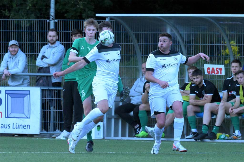 Am ersten Tag des Aurubis Cups siegten Westfalia Wethmar (2:0 gegen Teutonia SuS Waltrop) und der PSV Bork (1:0 gegen den BV Lünen).