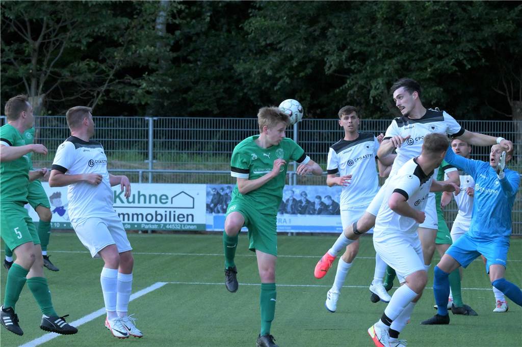 Am ersten Tag des Aurubis Cups siegten Westfalia Wethmar (2:0 gegen Teutonia SuS Waltrop) und der PSV Bork (1:0 gegen den BV Lünen).