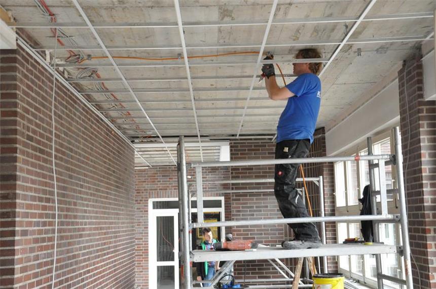 An welchen Schulen in Lünen wird gebaut? Am Freiherr-vom-Stein-Gymnasium wird im Bereich der Verwaltung und in den Fluren an den Decken gearbeitet.