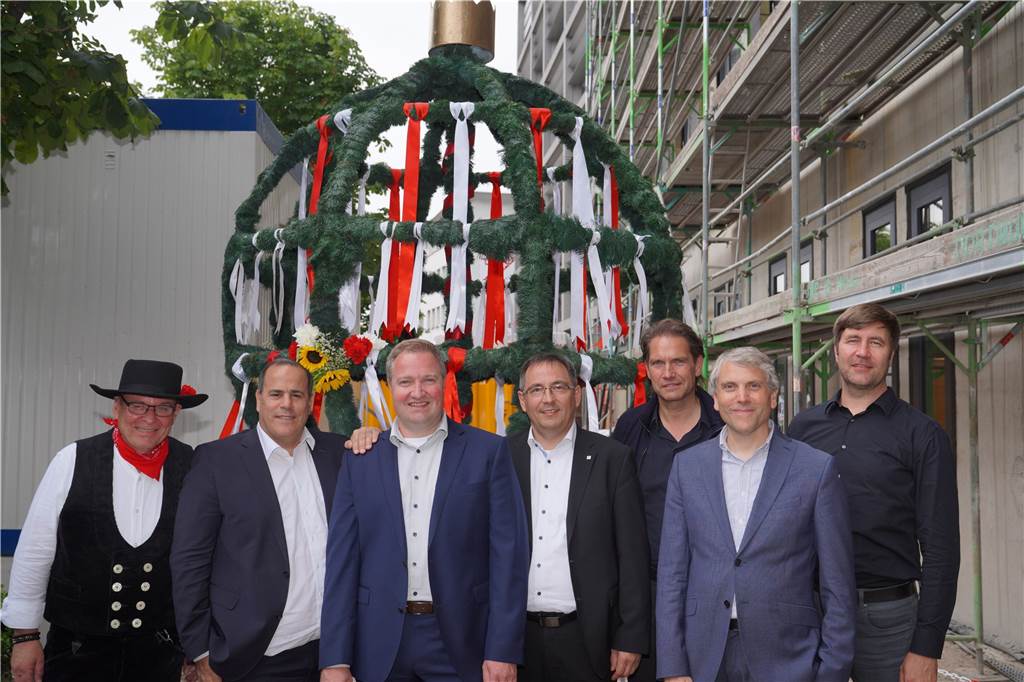 So werden die Zimmer im neuen Leonardo-Hotel am Burgwall aussehen Am Freitag, 12. Juli, feierten Mitarbeiter von Leonardo Hotels, Projektentwickler und Bauunternehmer Richtfest.