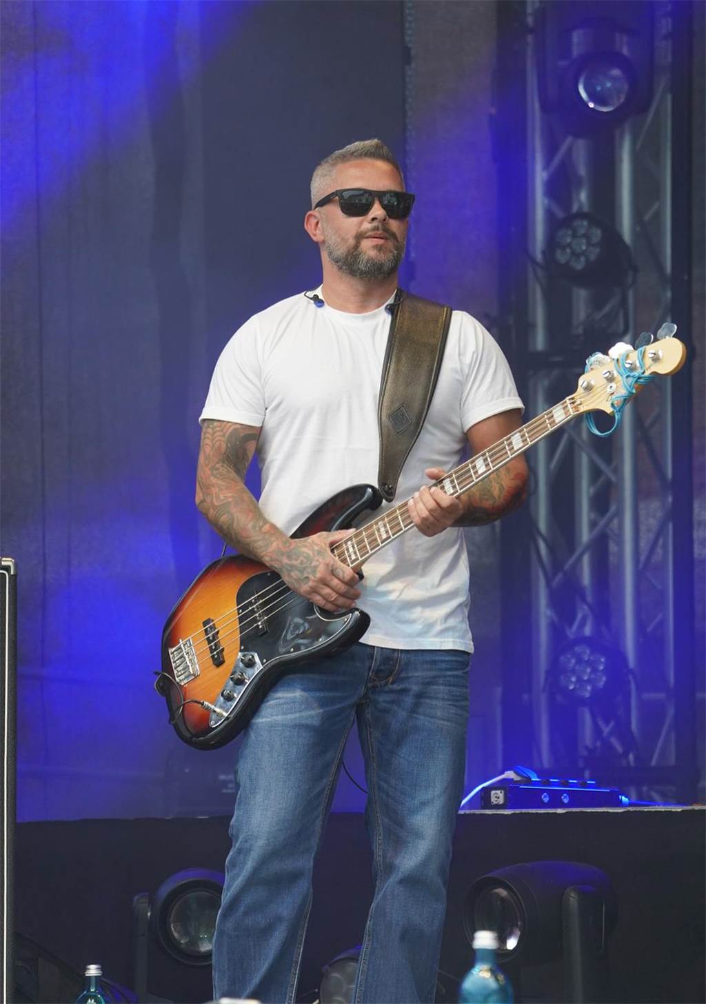 Am Freitag ist die Band "Dougie and the blind Brothers" bei Castrop kocht über aufgetreten. Die Band hatte Rock aus vielen Jahrzehnten im Gepäck und hat das Publikum mit Covern von Abba, den Beatles oder Nena begeistert. Die Stimmung war auch am Freitag gut und lies sich auch von ein paar Regentropfen nicht trüben. 