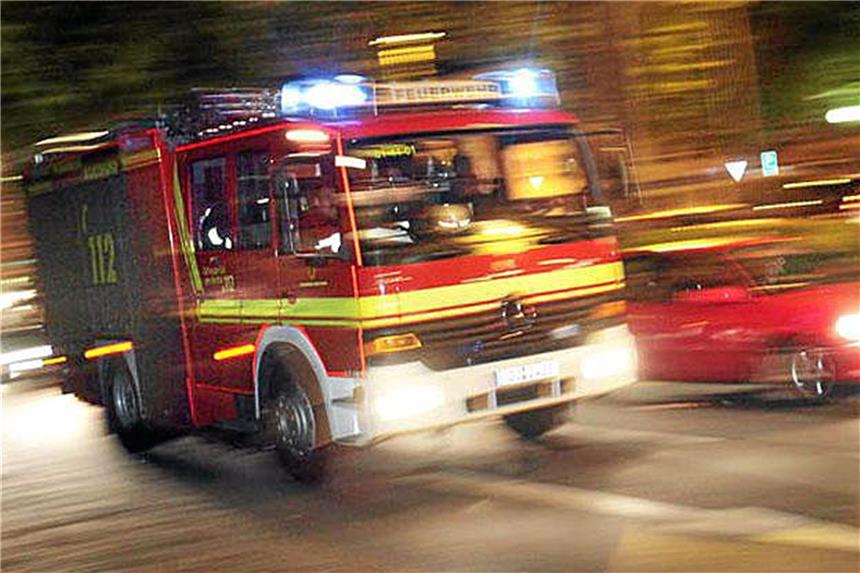 Bei Brand vorbildlich reagiert Am Freitagabend musste die Feuerwehr nach Neuasseln ausrücken. Eine Spülmaschine war im 3. Obergeschoss eines Hauses in Brand geraten.