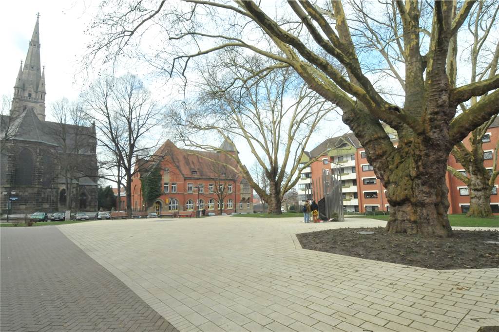 Polizeipräsident: Anzahl der Straftaten in Hörde geht zurück Am Friedrich-Ebert-Platz wird häufig Alkohol konsumiert – auch tagsüber. Die Bewohner fühlen sich gestört.
